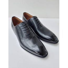 Black leather oxford shoe