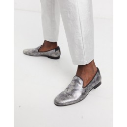 Twisted taylor loafers
