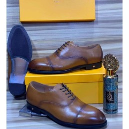 Brown leather oxford shoe