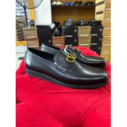 Black leather shoe with...