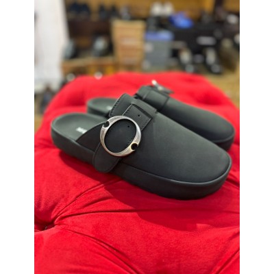 Maqueen nubuck  black...